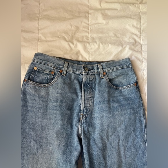 New Levi jeans - Picture 2 of 3